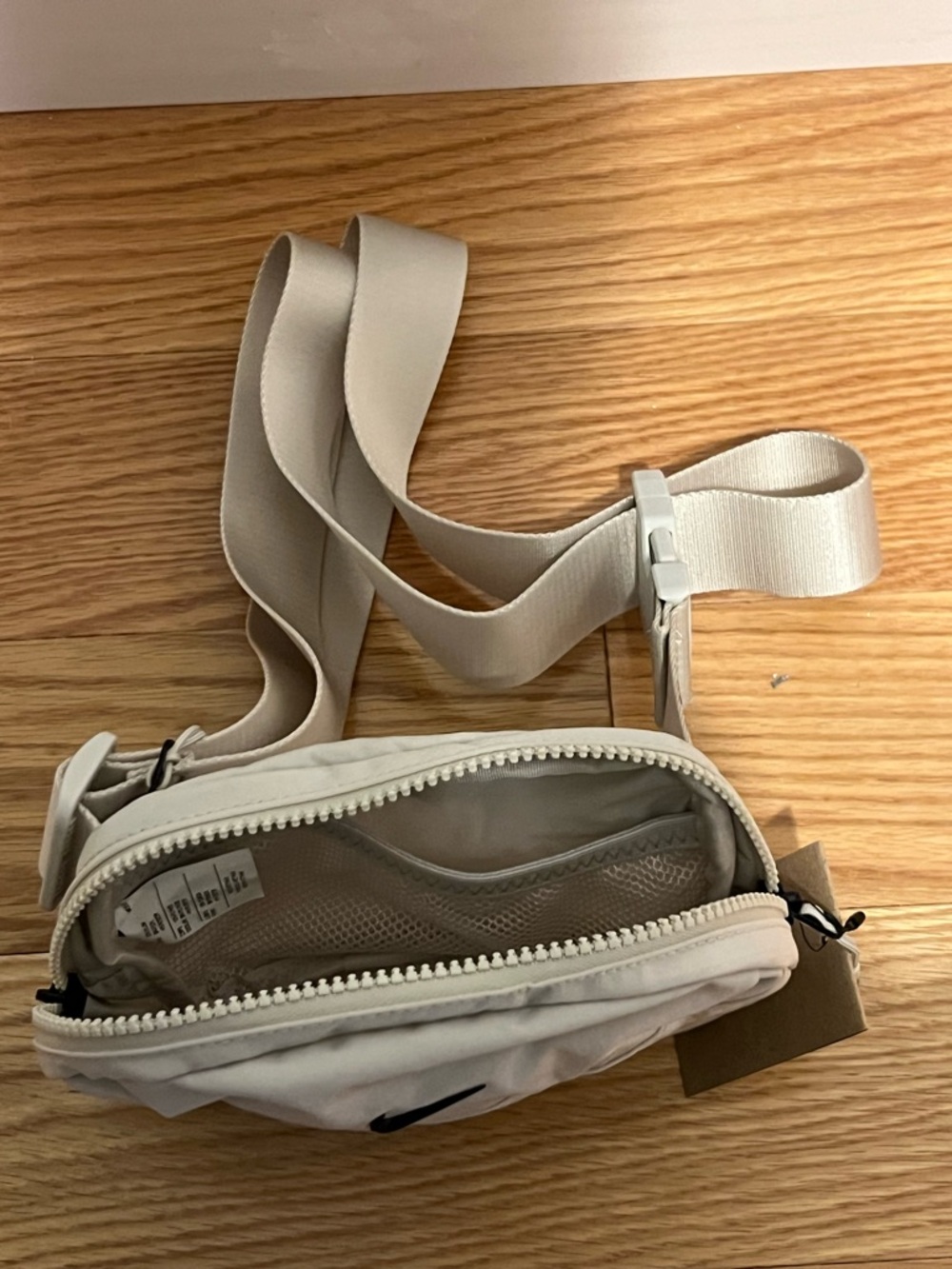 Nike Beige Crossbody Waist Pack - Picture 3 of 4